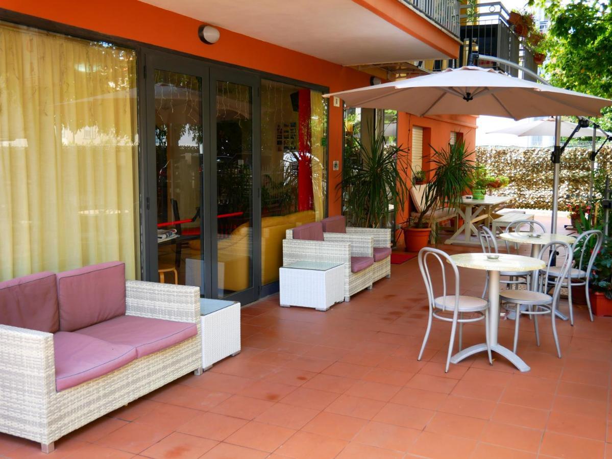 Hotel Frida Римини Екстериор снимка