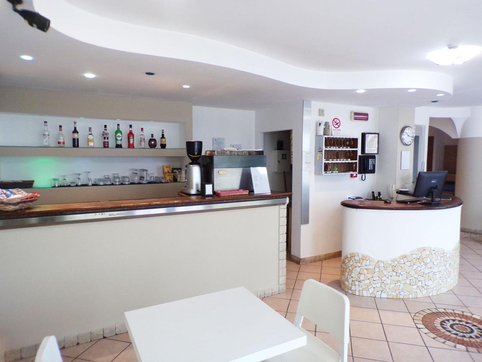 Hotel Frida Римини Екстериор снимка