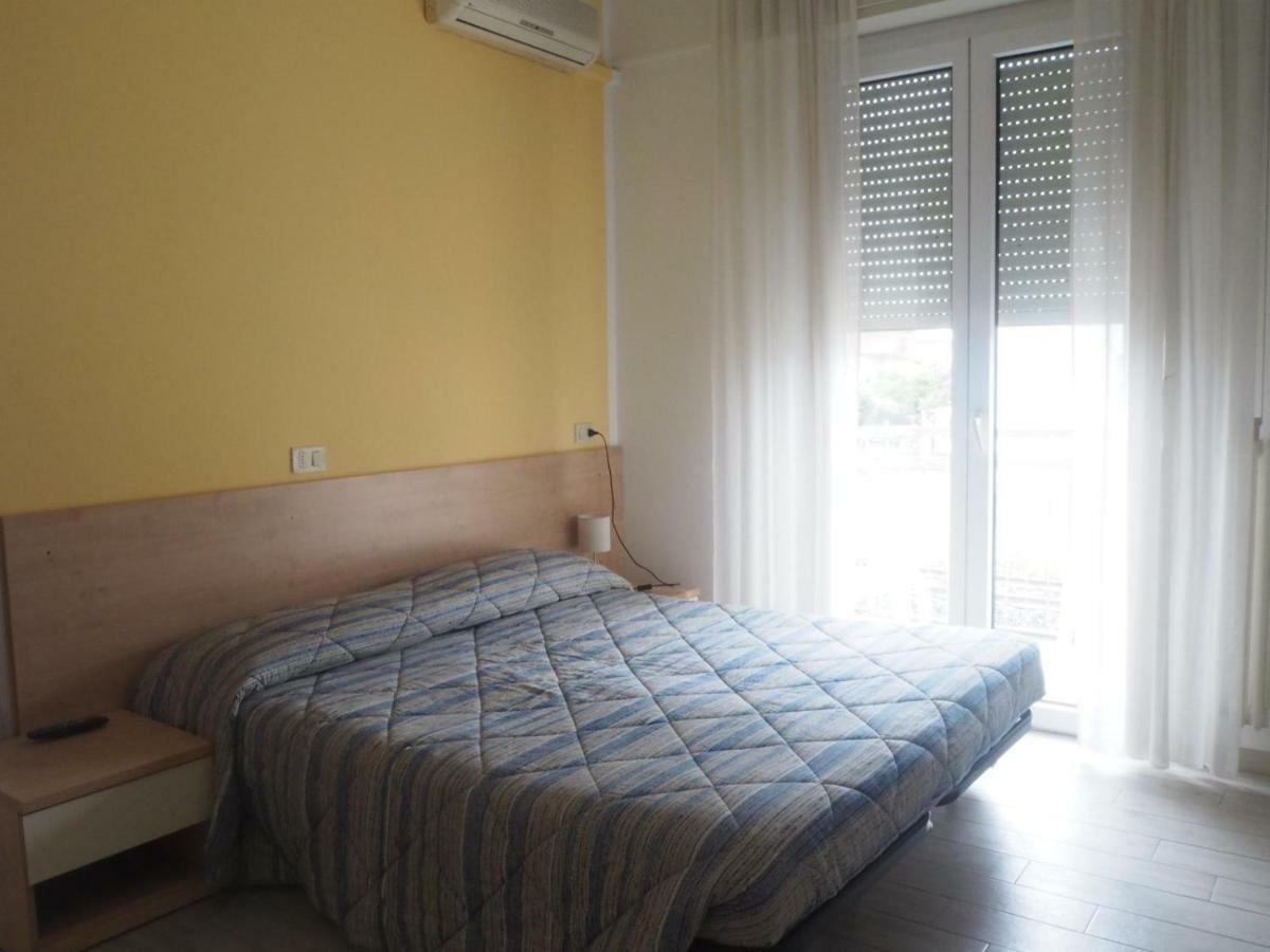 Hotel Frida Римини Екстериор снимка